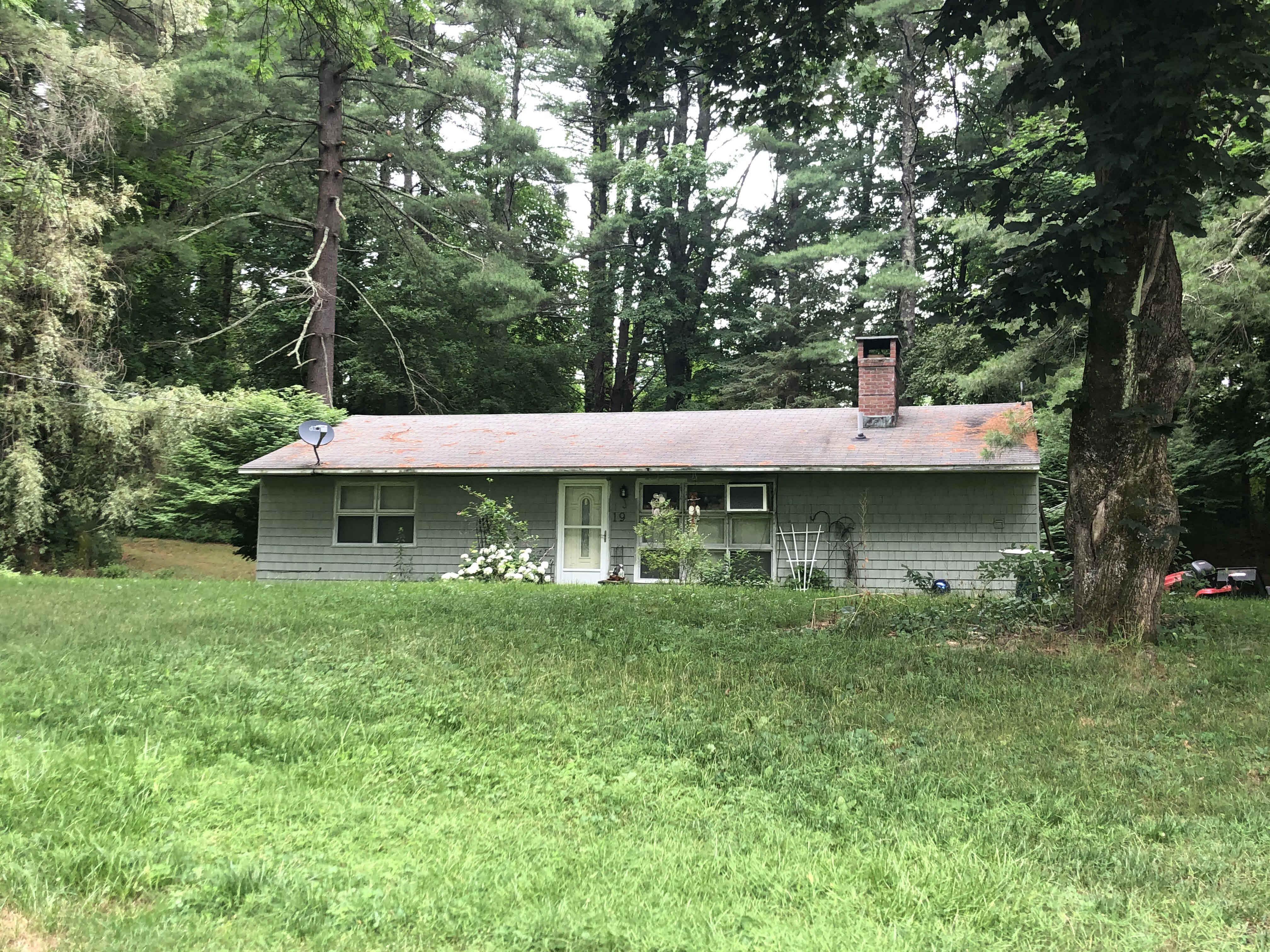 Building photograph for 19 LEDGEWOOD ROAD